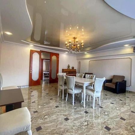 Apartment Dolphin บาทูมิ ภายนอก รูปภาพ