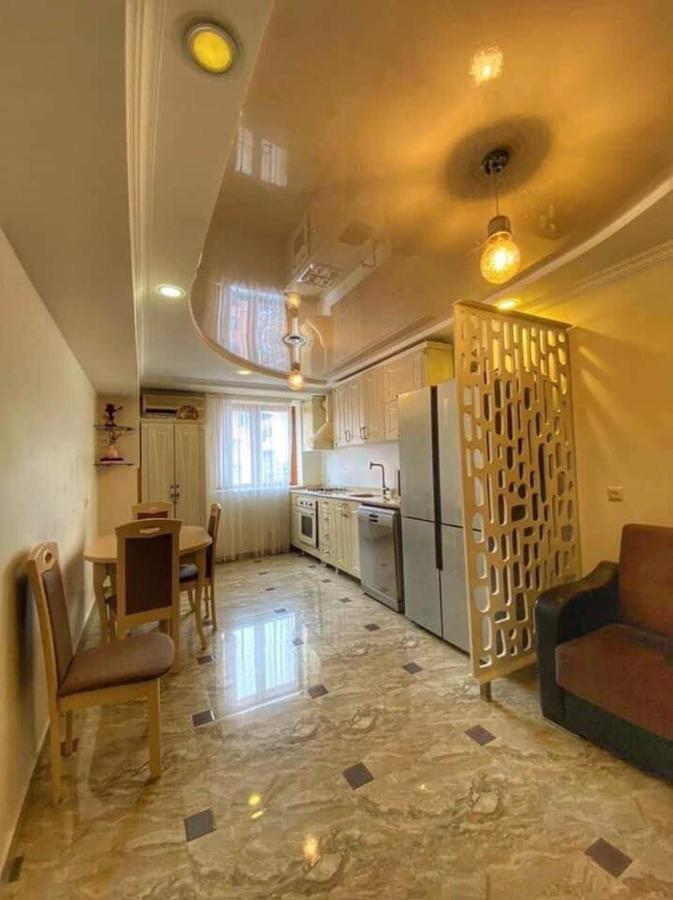 Apartment Dolphin บาทูมิ ภายนอก รูปภาพ