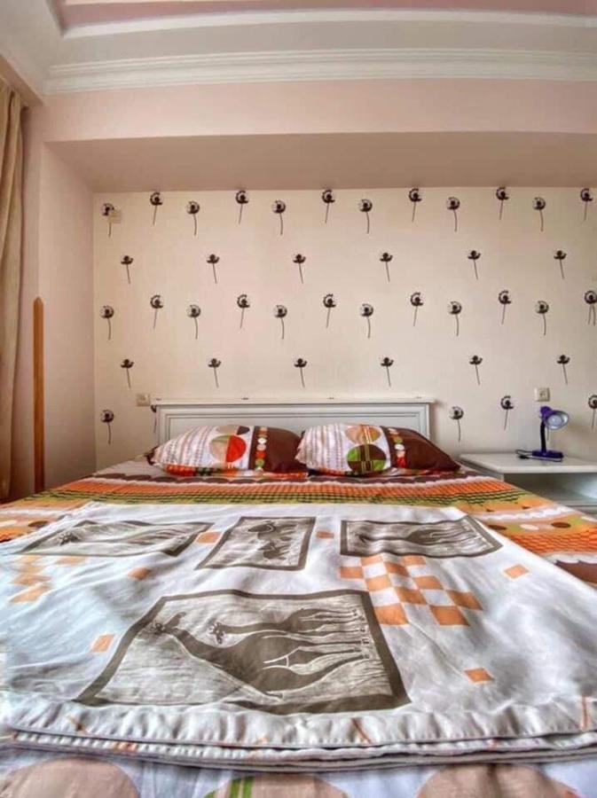 Apartment Dolphin บาทูมิ ภายนอก รูปภาพ