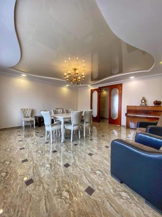 Apartment Dolphin บาทูมิ ภายนอก รูปภาพ