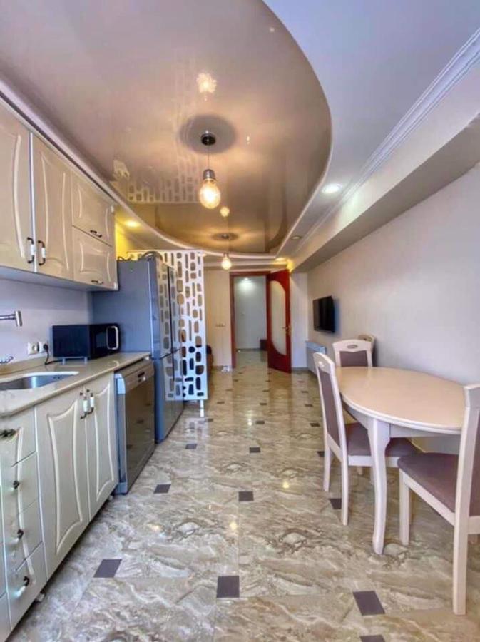 Apartment Dolphin บาทูมิ ภายนอก รูปภาพ