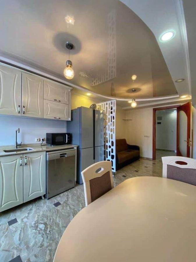 Apartment Dolphin บาทูมิ ภายนอก รูปภาพ